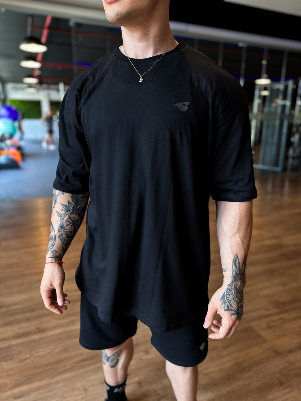 Remeron Oversize "Fitness Club" Negro