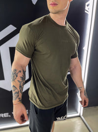 Remera Slim Fit "+Shark" - Verde Militar